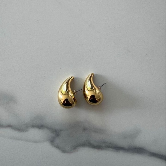 Drop earring from Khoi - Picture 3 of 3